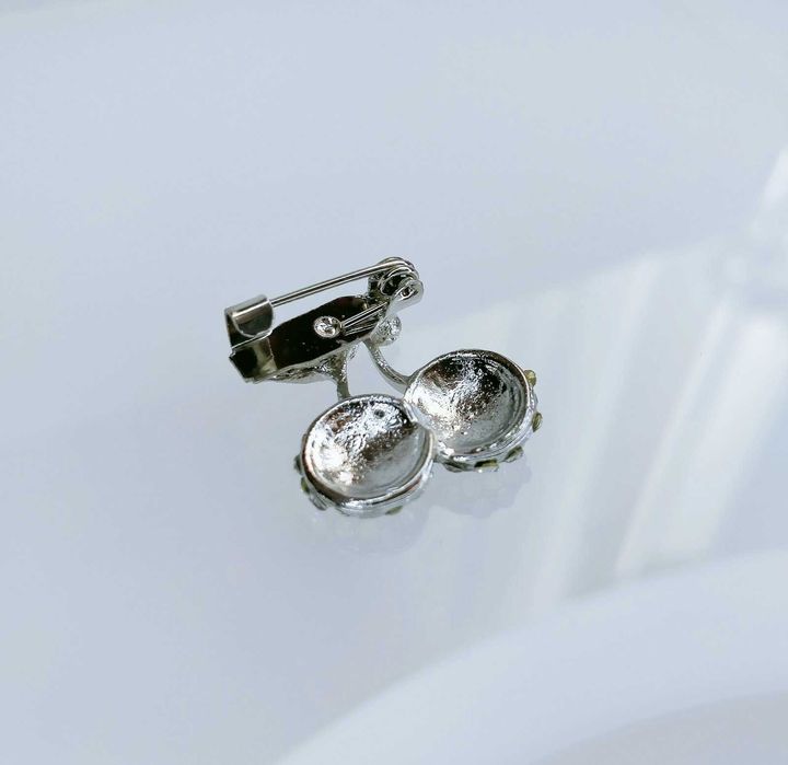 Broszka przypinka srebrna wiszenki cyrkonie