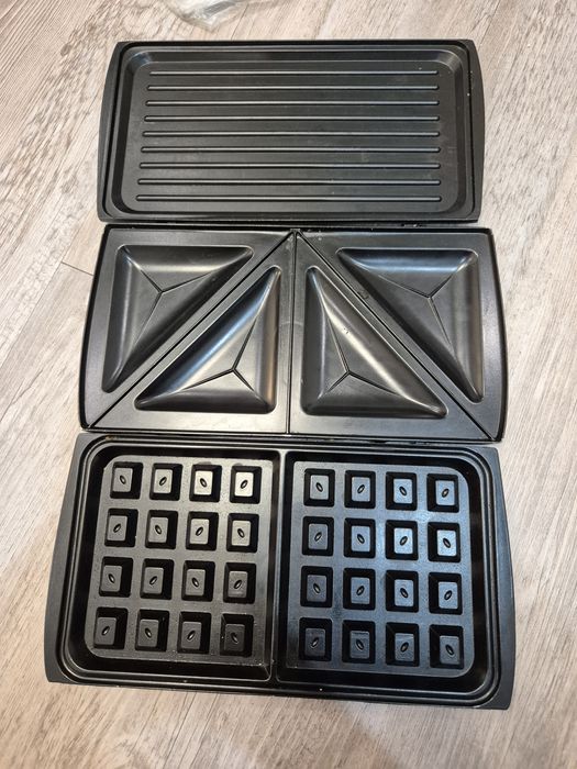 Мультимейкер, вафельница, сендвічниця, гріль. 3 в 1!