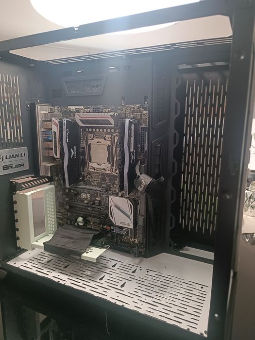 Gaming Tower446830693613588481