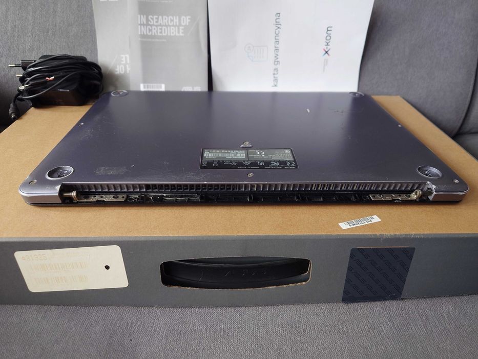 Laptop ASUS R520U