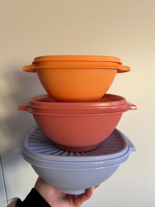 3 Majorettes Tupperware