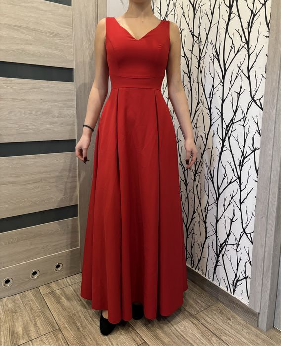 Sukienka na studniówkę na wesele czerowna maxi prost długa 40