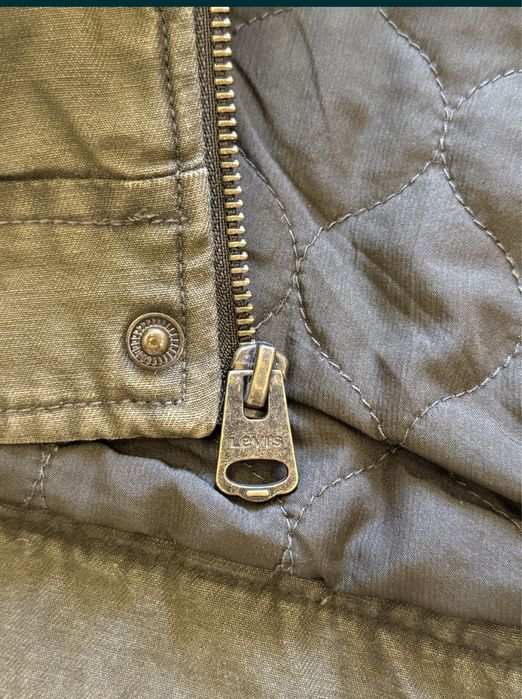 Продам куртку Levi’s