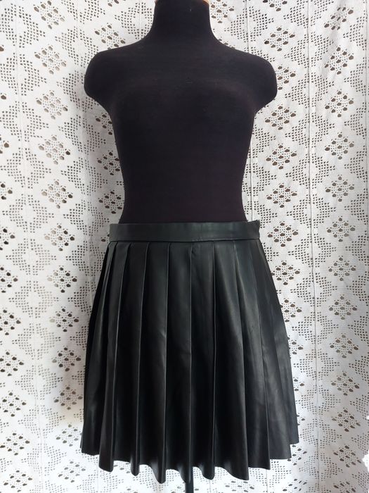 Чорна спідниця всередині утеплена