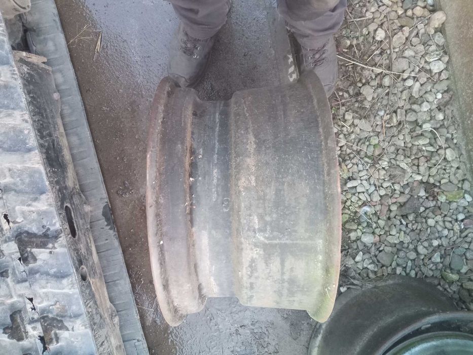 Sprzedam felgi ładowarki