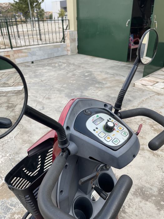 Scooter Midi - moderna e compacta
