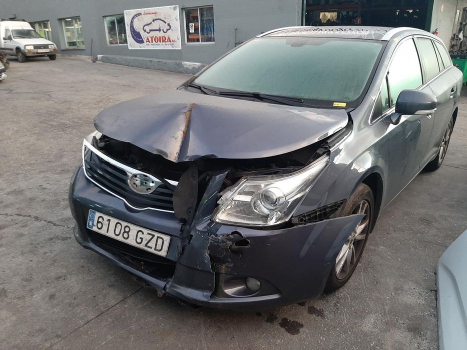 Manga De Eixo Traseira Esquerda Toyota Avensis