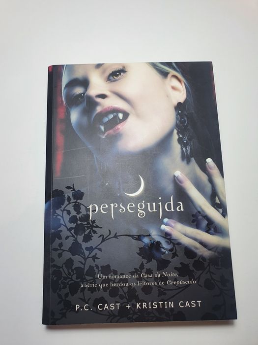 Perseguida, P.C. Cast + Kristin Cast