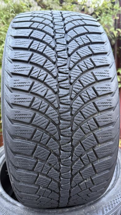 235/40 r18 Kumho стан нових 8 мм