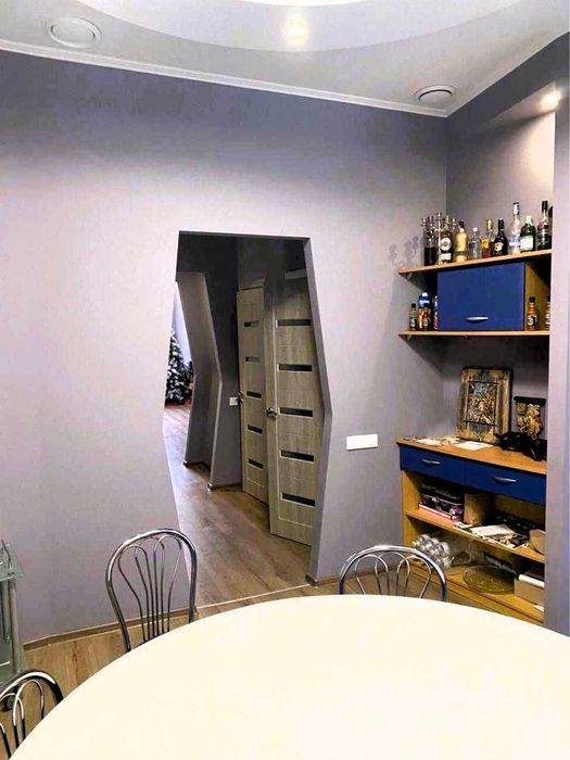 Продаж 3-кімнатну квартиру Центр  Дмитра Яворницького театр опери AK