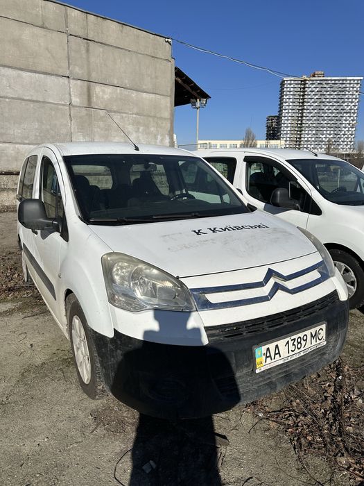 Легковий універсал Citroen Berlingo, 2011 року