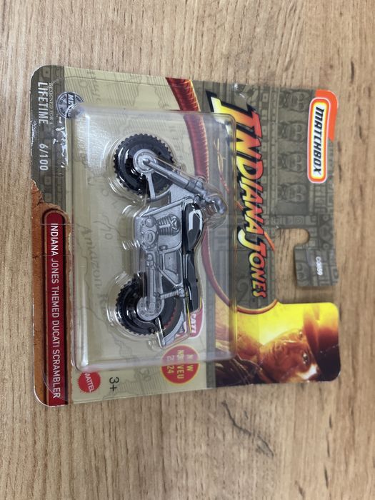 Мотоцикл “Matchbox” INDIANA JONES THEMED DUCATI SCRAMBLER  6/100 2024.