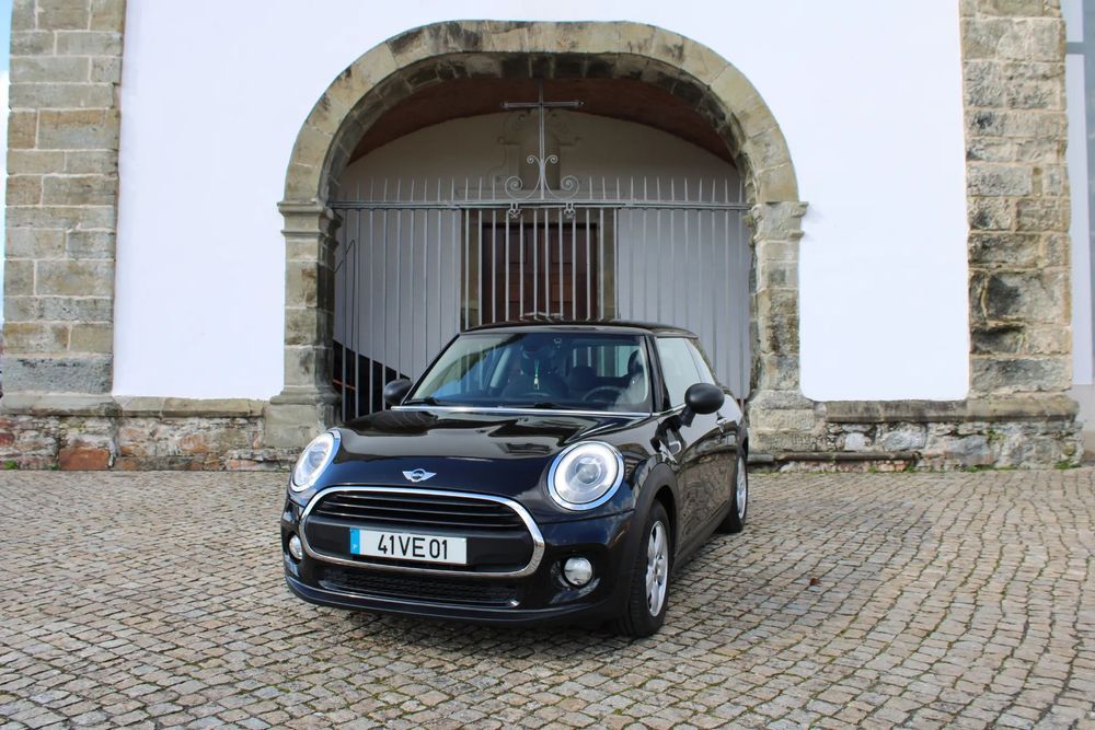 MINI 3 Portas One D Blackyard