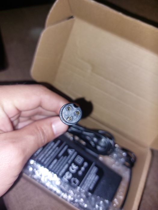 3 pinos carregador de trotinete elétrica nova
