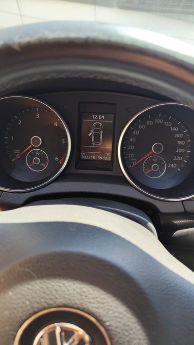 VW Golf VI 1.6 TDI 105cv | 2010 | Nacional | 382.400 km