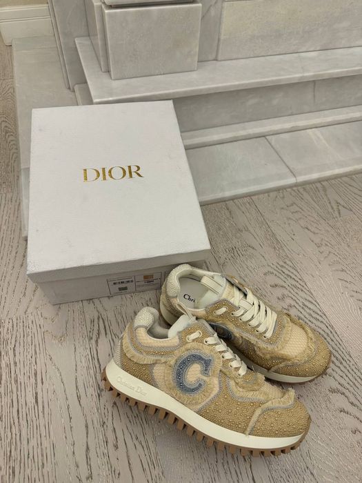 Нові оригінальні кросівки Dior
