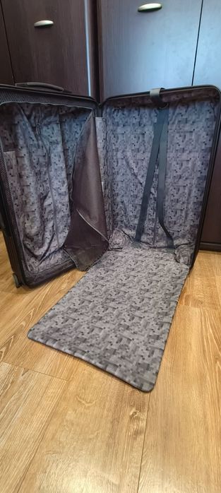 Markowa walizka firmy Rimowa