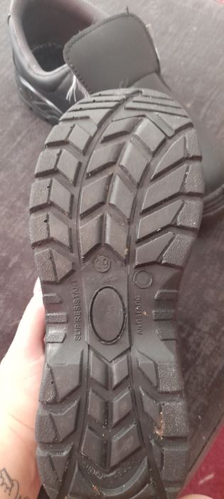 Biqueira de aço, sapato