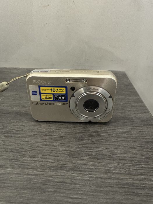 Фотоаппарат Sony DSC-N2     (CANON).