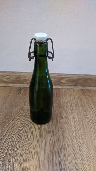 Stara butelka z wytwórni Ujście