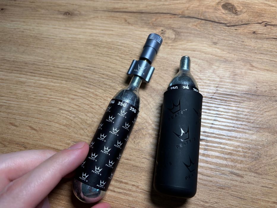 Насос Картридж CO2 та Клапан Peaty's Holeshot Tyre Inflator MTB 25g