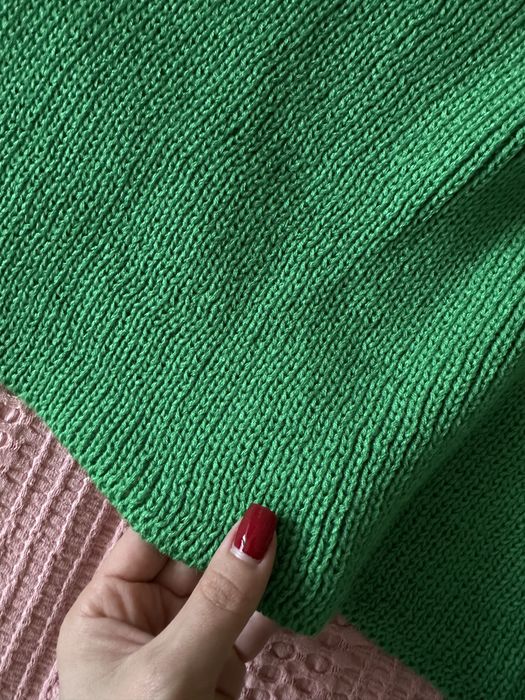 Женский шарф бренда «Famo».