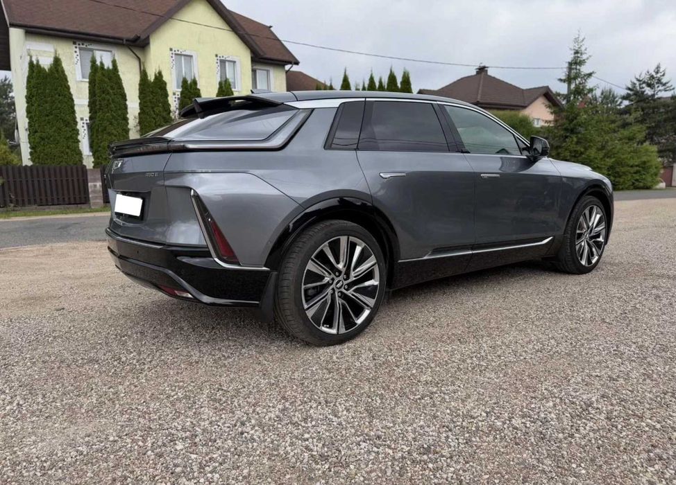 Cadillac Lyriq Luxury • 2023 • 102 кВт·год