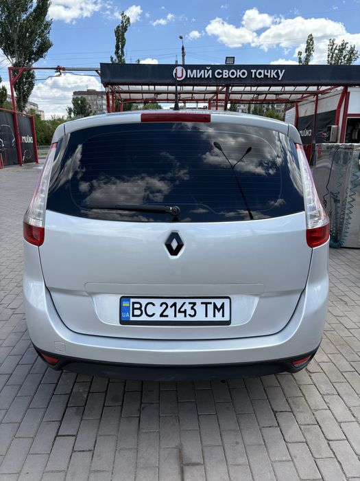 Renault grand csenic