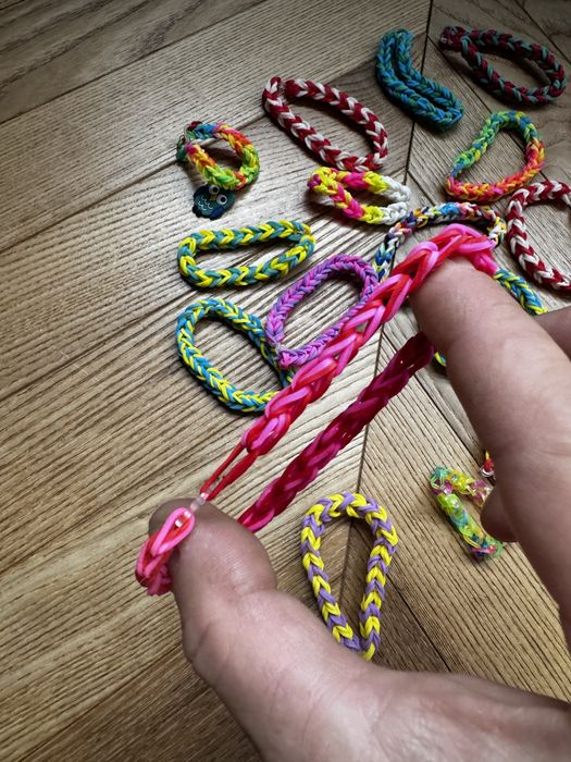 Gumki dla dzieci na rękę 23 szt za 6 zł