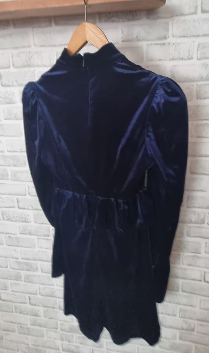 Sukienka welurowa Millie Mackintosh