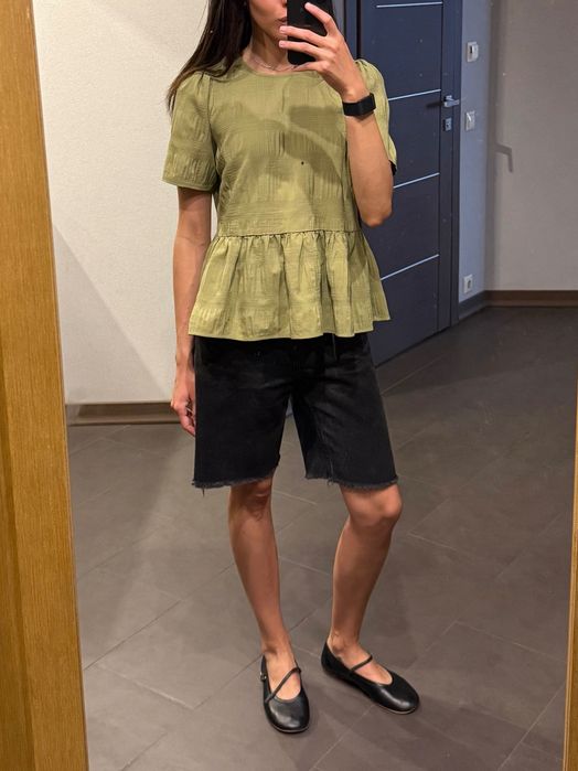Блузка Vero Moda оливкова з баскою, розмір S