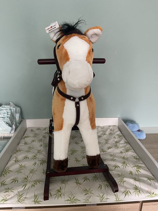 Sprzedam interaktywnego konia na biegunach