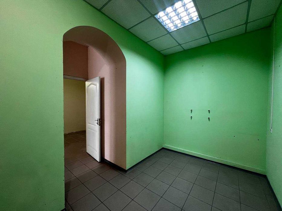 Продаж приміщення вільного призначення в районі Ж/Д вокзалу!