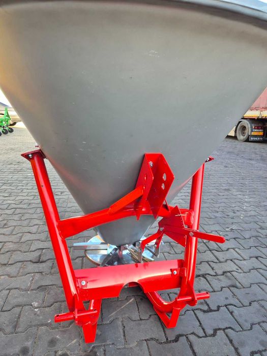 Розкидач мінеральних добрив лійка  Jar-Met оригінал гідравліка