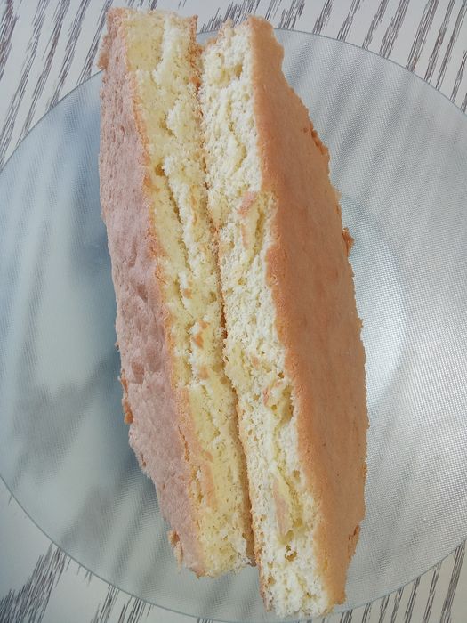 Бісквітні коржі.