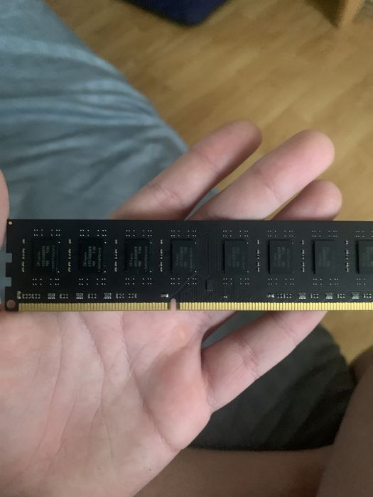 2 планки оперативной память ddr3-1600 CL11-11-11-28 1.50v 8Gb