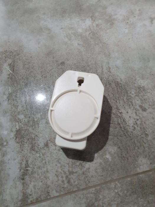 Uchwyt ścienny biały