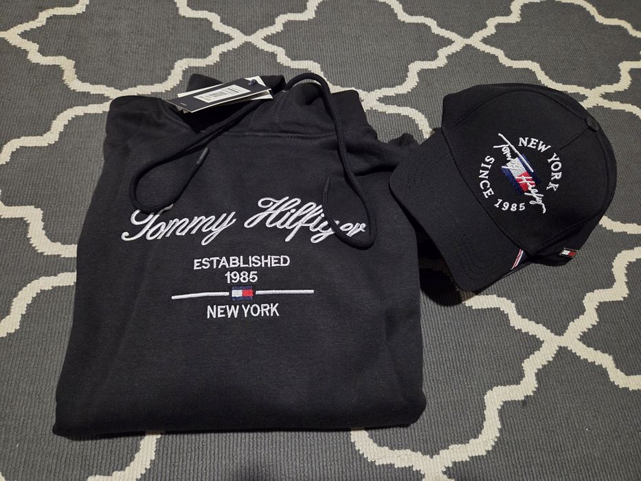 Tommy Hilfiger zestaw bluza r.M czarna plus czapka