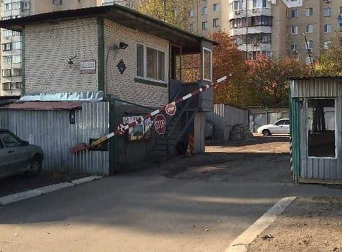 Здається металевий гараж по вул. Івана Дзюби, 3-А (Сім'ї Сосніних).