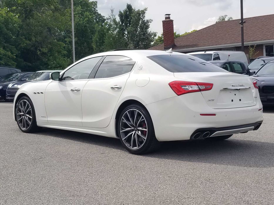 Maserati Ghibli      2019