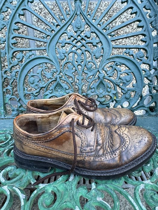 Sapatos clássicos em pele castanha estilo oxford