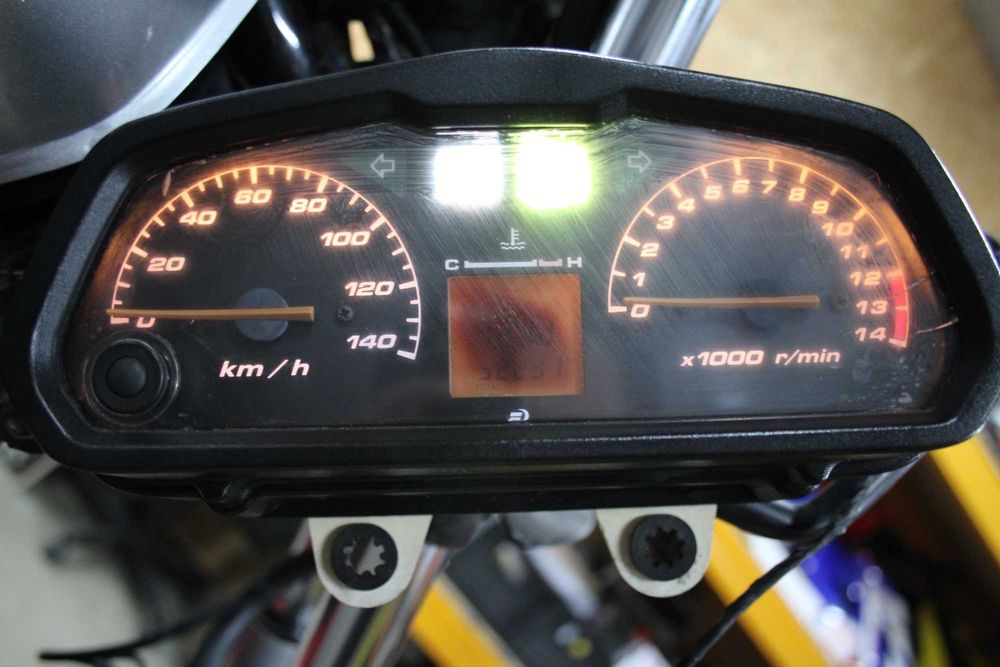 Licznik Zegar Prędkościomierz Honda Varadero 125 JC32 01-06