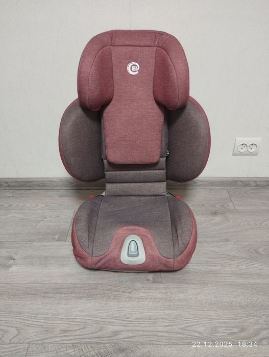 Дитяче авто крісло