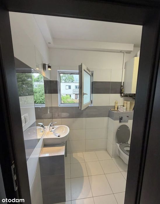 Bezczynszowy apartament w szeregowcu – komfort domu, wygoda mieszkania