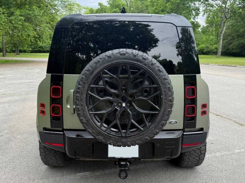 2020 Land Rover Defender 110 SE