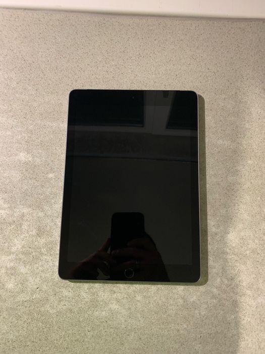 Продам свій Ipad 6 32 і Ipad Pro 9.7 128
