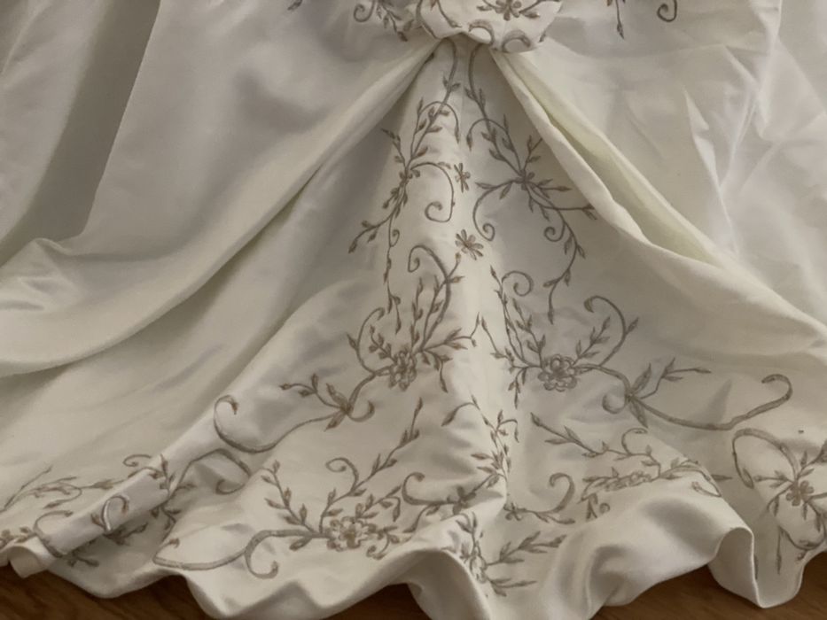 Брендова весільна сукня Maggie sottero зі шлейфом