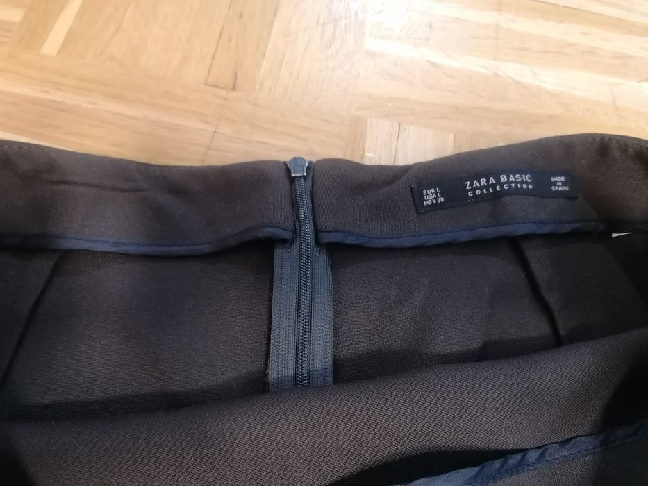 Spódnica z falbanką Zara