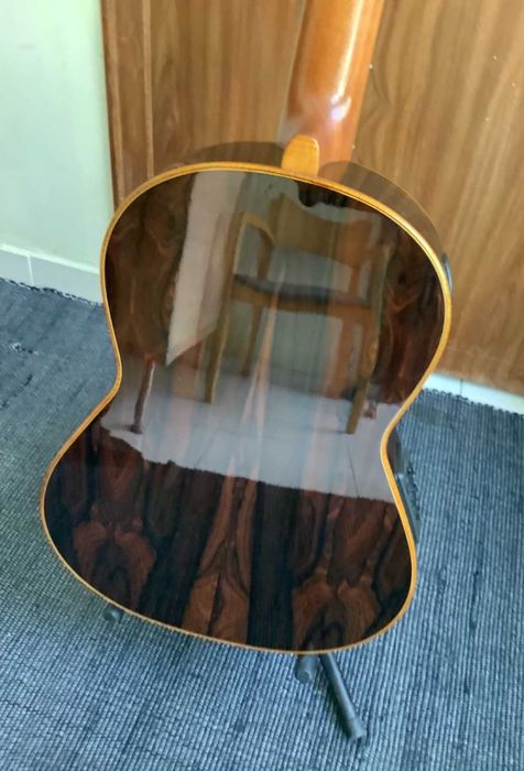 Guitarra clássica de excelente qualidade. Yulong Guo. A-Echoes