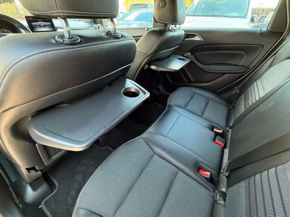 Mercedes-Benz B200      2018
